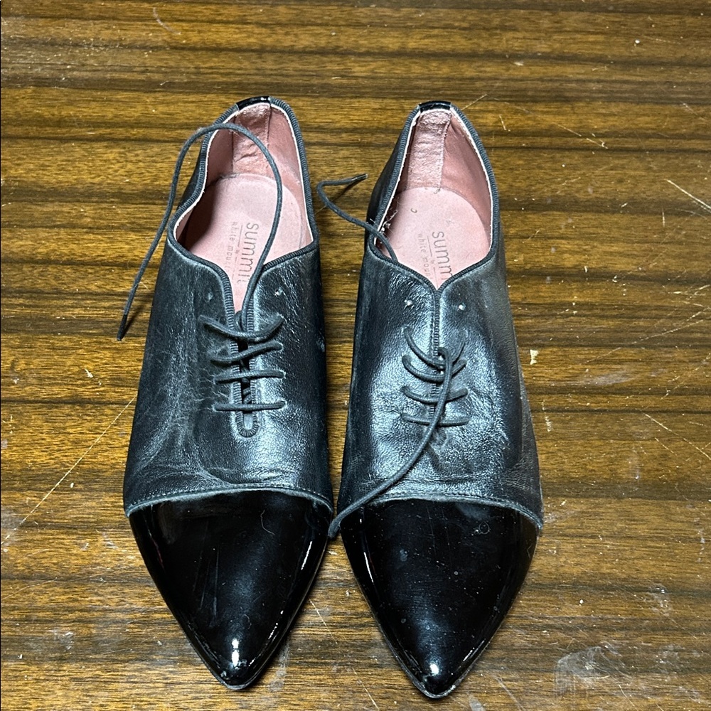 Woman’s black pointy Italian loafers. Size 39